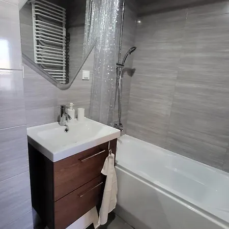 Rzeczanska Poznan, 50m2, Dwie Sypialnie Z Salonem I Aneksem Kuchennym, Balkon, Parking Podziemny, Czwarte Pietro, Winda, Nowy Blok Апартаменты Познань