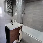 Rzeczanska Poznan, 50m2, Dwie Sypialnie Z Salonem I Aneksem Kuchennym, Balkon, Parking Podziemny, Czwarte Pietro, Winda, Nowy Blok Lägenhet Poznań