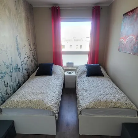 Apartment Rzeczanska Poznan, 50m2, Dwie Sypialnie Z Salonem I Aneksem Kuchennym, Balkon, Parking Podziemny, Czwarte Pietro, Winda, Nowy Blok Posen
