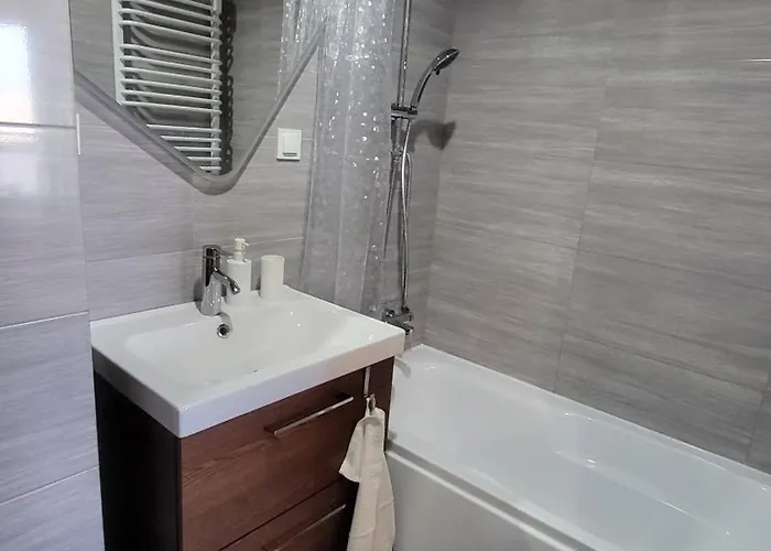 Rzeczanska Poznan, 50m2, Dwie Sypialnie Z Salonem I Aneksem Kuchennym, Balkon, Parking Podziemny, Czwarte Pietro, Winda, Nowy Blok Apartment Poznan